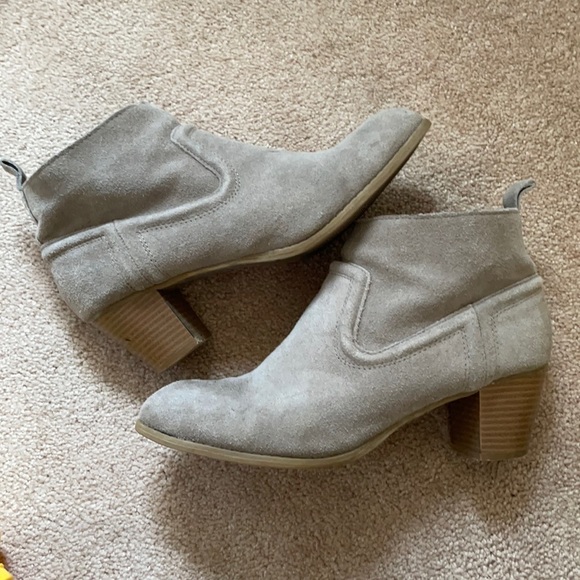 Mossimo Supply Co. Shoes - Mossimo Suede booties